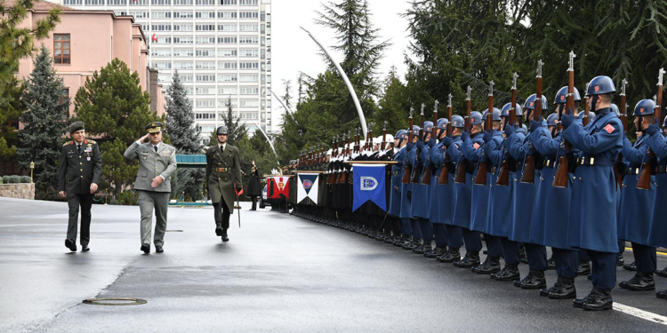 Metin Gürak, Arnavutluk Genelkurmay Başkanı ile görüştü