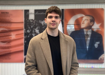 Milli basketbolcu Tarık Biberovic, gençlerle bir araya geldi
