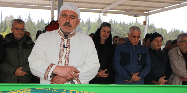 Murat Kekilli'nin annesi toprağa verildi