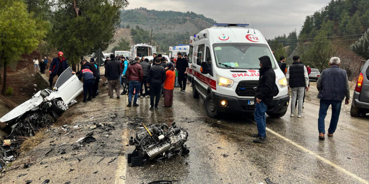 Kahramanmaraş'ta feci kaza; 3'ü ağır, 10 yaralı