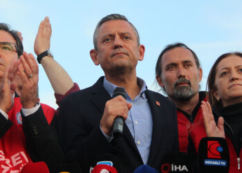 İşçilerin hakkını yabancı firmalara peşkeş çekmeye kalkmayın