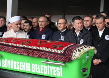 Veli Ağbaba'nın babası toprağa verildi