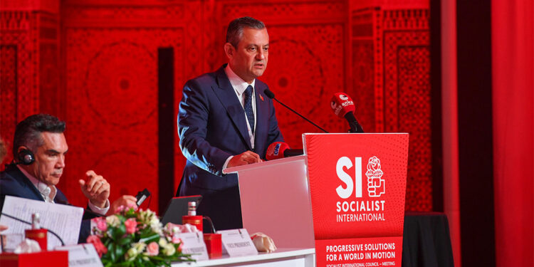 Suriye'de acilen demokratik rejimin inşası elzemdir