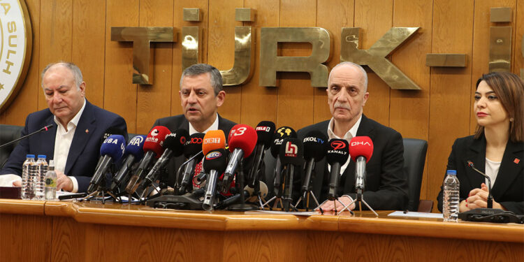 Bu asgari ücretle geçim olmaz seçim olur