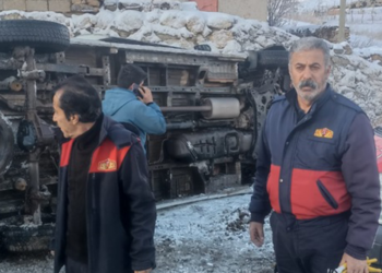 Öğretmenleri taşıyan minibüs devrildi; 12 yaralı