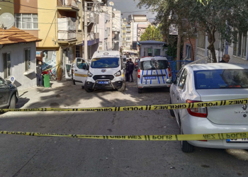 Otomobilindeki kadın cesedi ile polis merkezine gitti