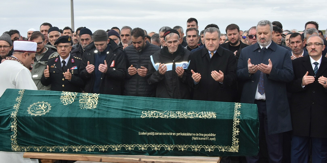 Balıkesir'de mühimmat fabrikasındaki patlamada ölen işçilerden Muhammet Ergin, Tuğba Demir, Enes Kırmızı ve Elif Özgür son yolculuklarına uğurlandı.