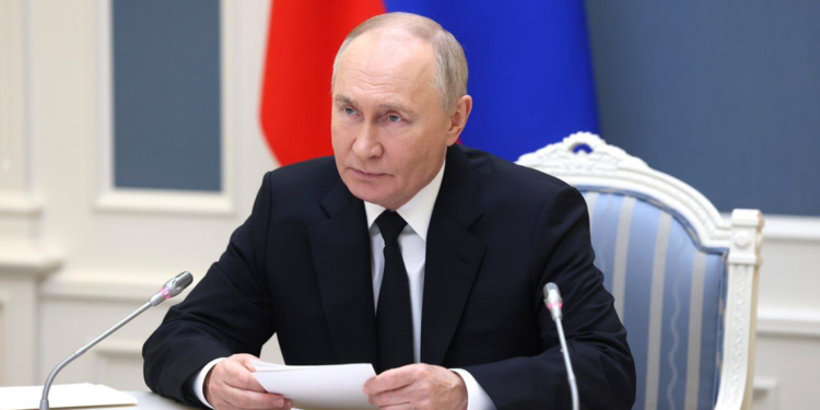 Putin, Ukrayna ile ön koşulsuz görüşmeye hazır olduklarını söyledi