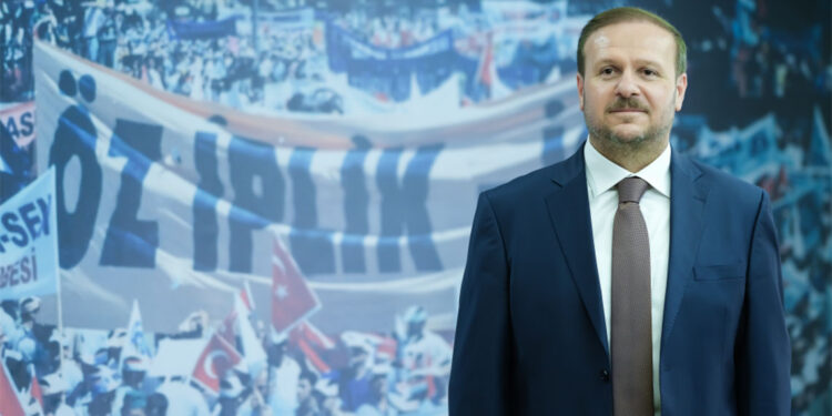 Hiçbir şart altında işçinin hakkını yedirmeyiz!