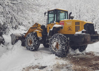Rize'de 14 köy yolu kardan kapandı