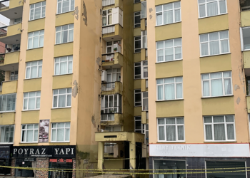 Rize'de tahliye edilen 8 katlı apartman mühürlendi