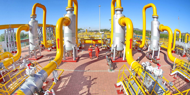 Rusya'dan Çin'e doğal gaz taşıyan boru hattı faaliyete geçti