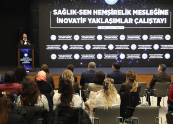 Hemşirelerimizin hak ettikleri ücretleri almasını istiyoruz