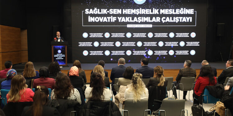 Hemşirelerimizin hak ettikleri ücretleri almasını istiyoruz