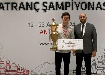 Satranç Türkiye Şampiyonu GM Vahap Şanal oldu