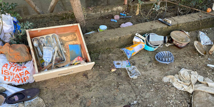 Manavgat'ta yaşanan sel felaketinin yaraları sarılıyor