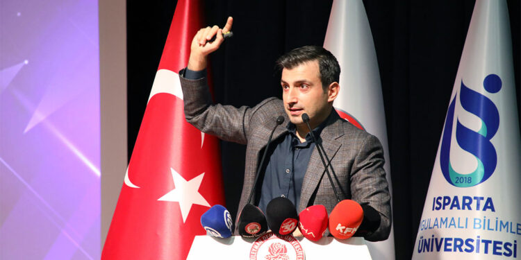 Yarının yarışlarına hazırlanan bir ekibiz