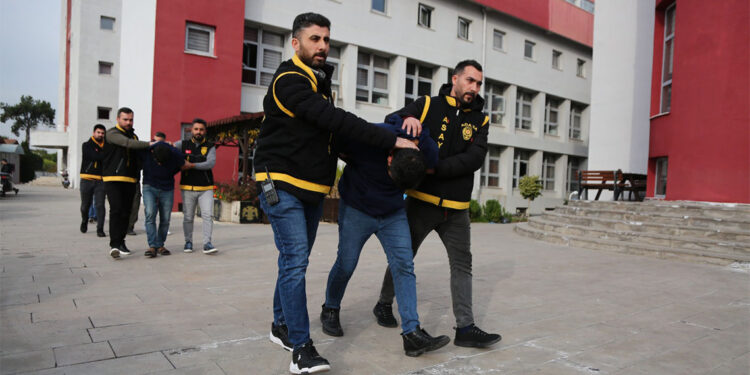 Mehmet'i tanışma bahanesiyle çağırıp öldürmüşler