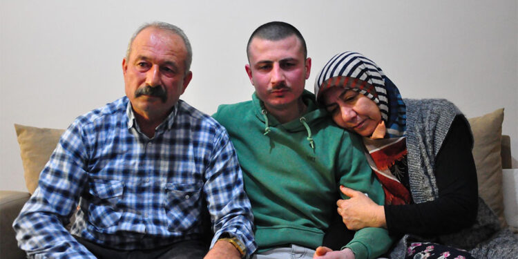 Suriye'de rejim güçleri tarafından tutuklanan Engin evine döndü