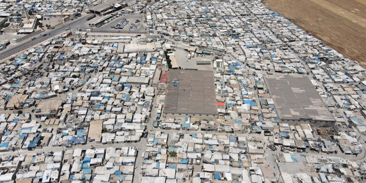 Türkiye sınırındaki çadır kentlerden geriye bu görüntüler kaldı