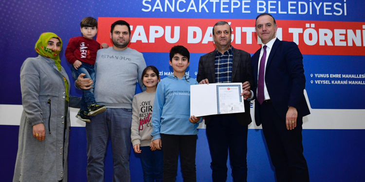 Sancaktepe'de 56 hak sahibine tapuları verildi