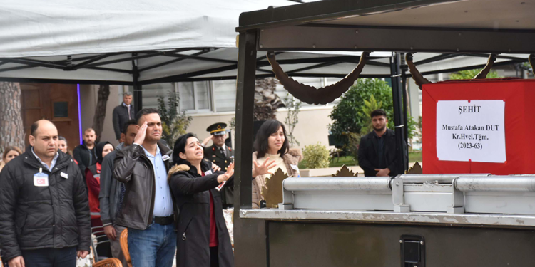 Şehit Teğmen Mustafa Atakan Dut'un naaşı İzmir'de