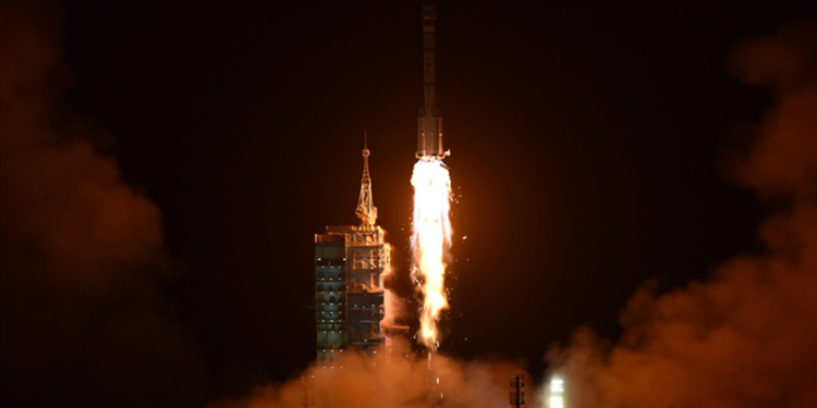 Shenzhou-19 taykonotları, ilk kez uzay aracı dışına çıkacak