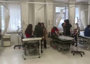 Şile'de 51 öğrenci gıda zehirlenmesi şüphesiyle hastaneye kaldırıldı