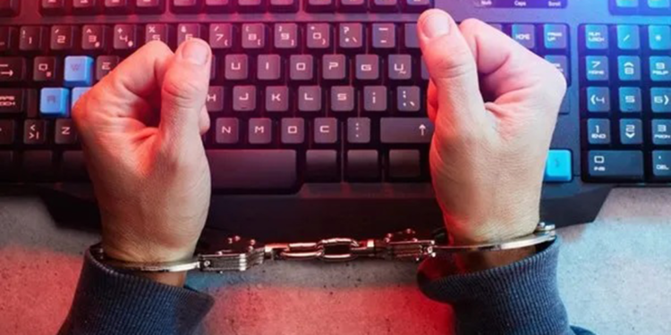 Sözün serbestliği mi, tutukluluğa mı mahkûm?