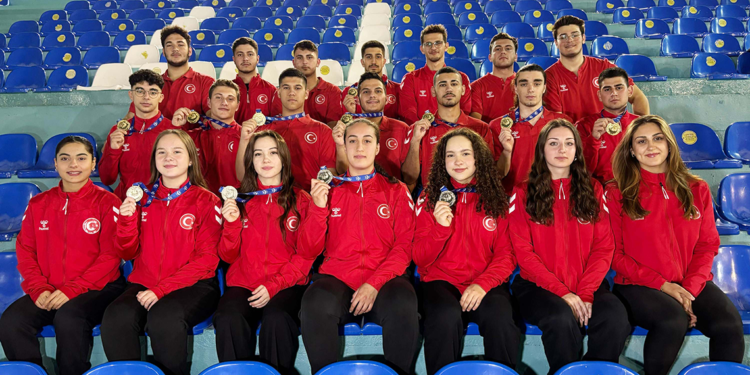 Sualtı Ragbisi Milli Takımları'na İzmir damgası