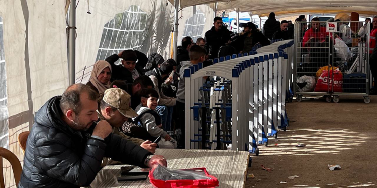 Suriyeliler, Türk halkına teşekkür ederek memleketlerine dönüyor