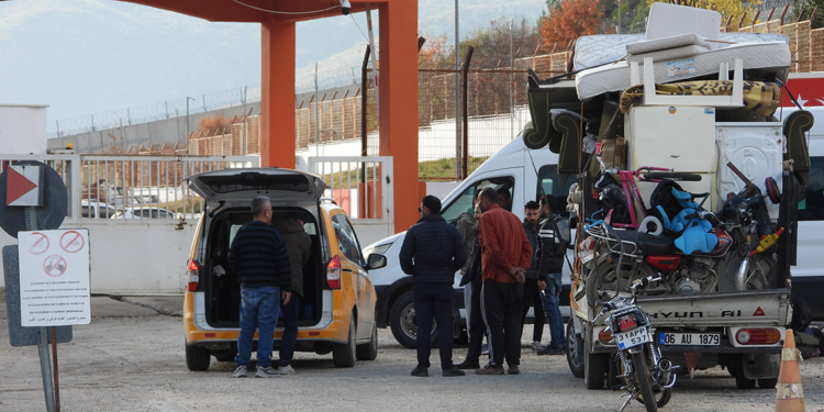 Suriyelilerin ülkelerine dönüşü artarak sürüyor