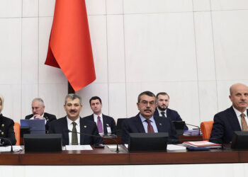 İnsan haklarına dayalı bir eğitim politikasını tesis etme çabası içindeyiz