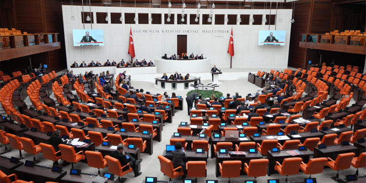 Yerel yönetimlerle kavga edeceğinize, merdiven altı sübyan okullarına karşı çıkın