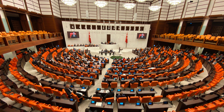 TBMM Genel Kurulu'nda 'Kürt illeri' tartışması