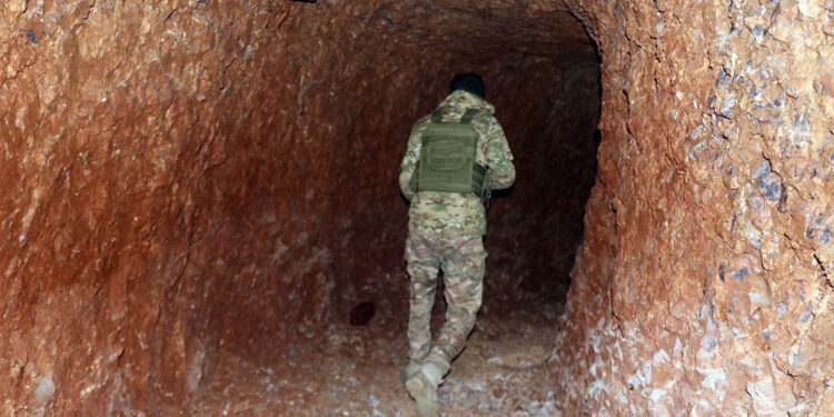 Teröristler, Tel Rıfat ve Münbiç'i köstebek yuvasına çevirmiş