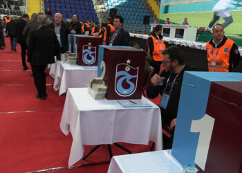 Trabzonspor'da başkanlık seçimi için oy verme işlemi başladı
