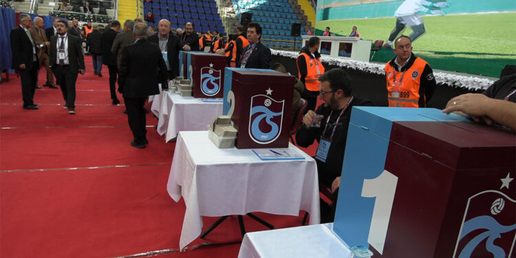 Trabzonspor'da başkanlık seçimi için oy verme işlemi başladı