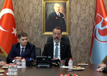 Trabzonspor'da yeni yönetim mazbatasını aldı