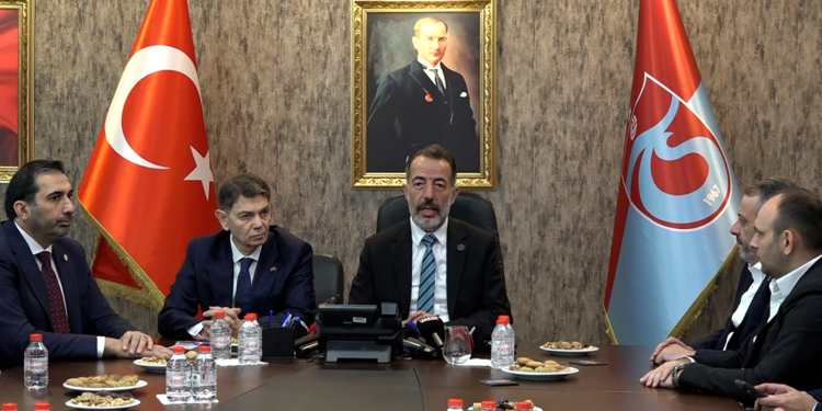 Trabzonspor'da yeni yönetim mazbatasını aldı
