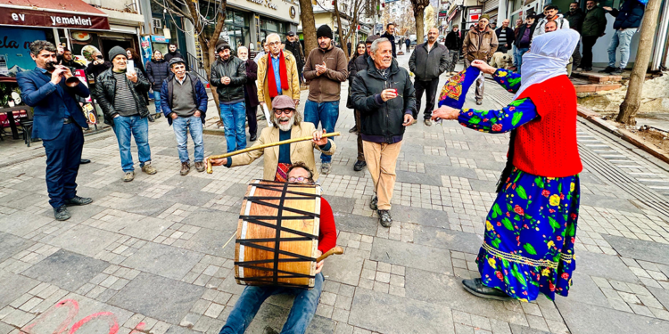 Tunceli'de yeni yıl, yüzyıllardır süren ‘Gağan’ geleneğiyle kutlandı