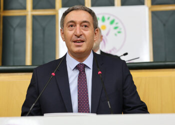 İmralı görüşmelerini zamana yaymak doğru değil