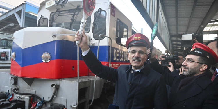 Turistik Doğu Ekspresi sezonun ilk seferine uğurlandı