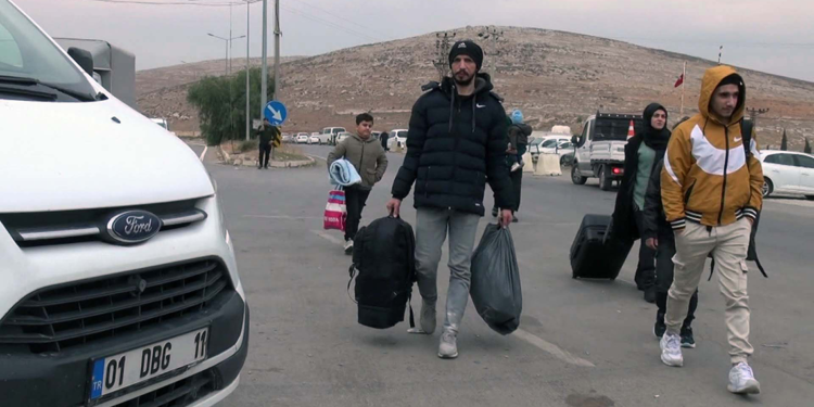 Türkiye'deki Suriyelilerin ülkelerine geçişleri sürüyor 