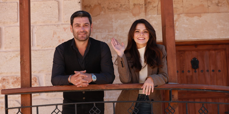 Uzak Şehir'in oyuncuları yeni yıl dileklerini paylaştı