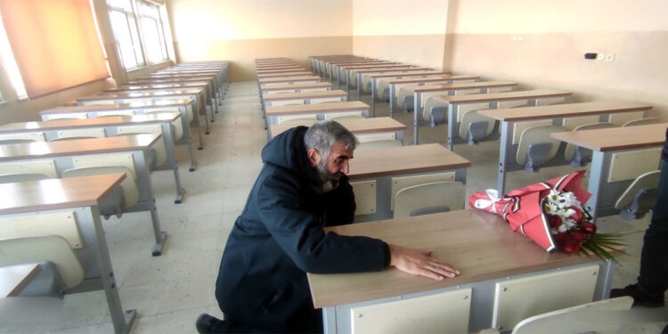 Rojin ile gezdiğimiz yerlere gittik, içim yanıyor