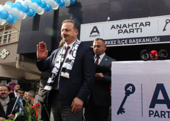 Biz, milletin geleceğini kolluyoruz