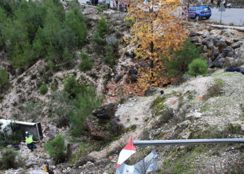 Yoldan çıkan kamyonet 25 metre yuvarlandı: İrem öldü