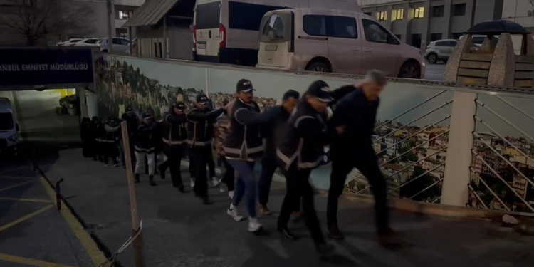 Yenidoğan Çetesi soruşturmasında gözaltına alınan 14 şüpheli adliyede