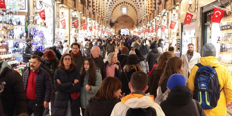 İstanbul'da yılbaşı alışverişinin adresi Mısır Çarşısı oldu